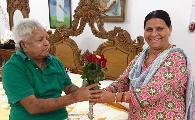 बिहार : तेजस्वी को CM बनाने की बात कहकर मुसीबत में पड़ीं राबड़ी देवी, बाद में देनी पड़ी यह सफाई