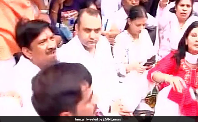 MM Khan Murder: Maheish Girri Holds Hunger Strike Outside Arvind Kejriwal's Home