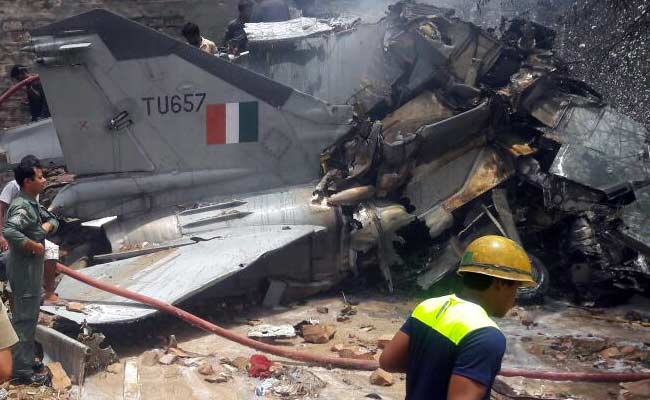 जोधपुर में इमारत पर गिरा मिग 27, इमारत में लगी आग, दोनों पायलट सुरक्षित