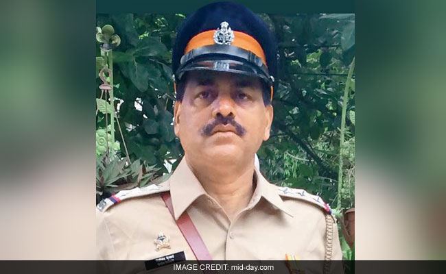 Mumbai: Out On Family Dinner, Fearless Cop Rescues 85-Year-Old From Fire