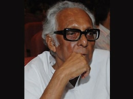 Dear Twitter, Mrinal Sen is 'Absolutely Fine' and Having <I>Chai</i> at Home Dear Twitter, Mrinal Sen is 'Absolutely Fine' and Having <I>Chai</i> at Home
