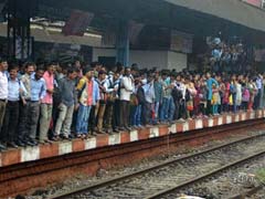 Mumbai Commuters Continue To Suffer As Central Railway Services Are Disrupted Again