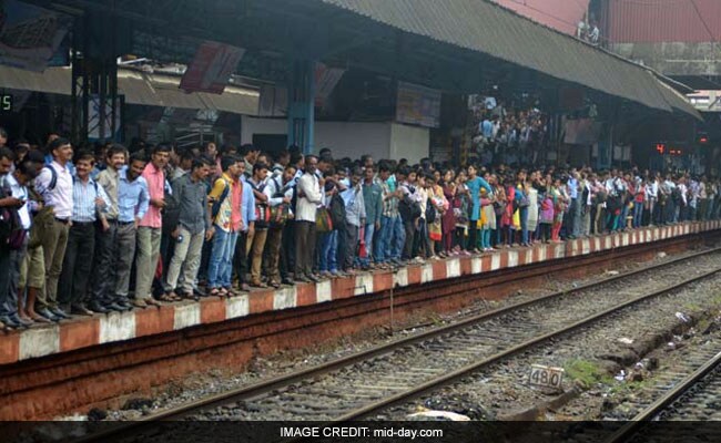 Mumbai Commuters Continue To Suffer As Central Railway Services Are Disrupted Again