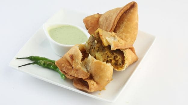 World Samosa Day: 4 mouthwatering samosa recipes to enjoy with your tea -  Hindustan Times