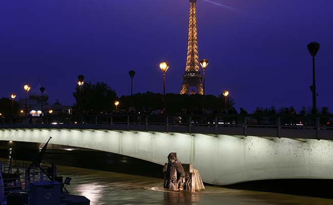 Paris Floods: Seine Surges To Highest Level In 30 Years, Museums Shut