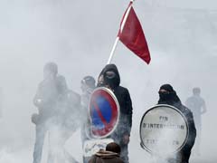 Police Come Under Attack, Fire Tear Gas In Paris Protest