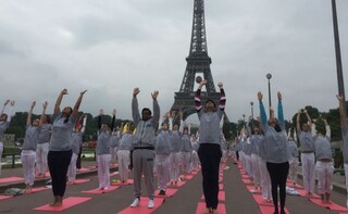 International Yoga Day: Yoga Festival at Eiffel Tower Perks Up Paris