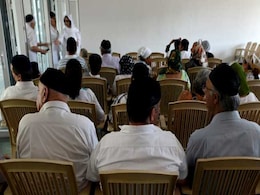 Supreme Court To Examine Religious Rights Of Parsi Women Married To Non-Parsi Men Supreme Court To Examine Religious Rights Of Parsi Women Married To Non-Parsi Men