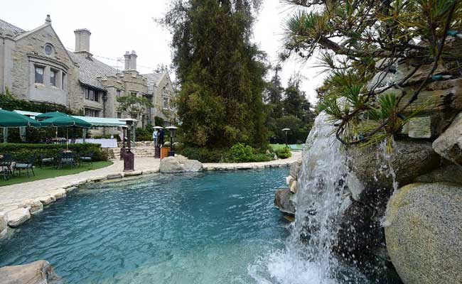 Hugh Hefner Sells Playboy Mansion For USD 100 Million