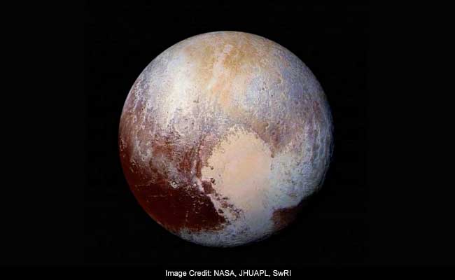 Pluto's Icy Heart Is Still 'Beating' Like A 'Cosmic Lava Lamp'