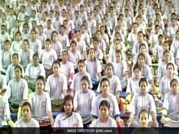 2,000 Pregnant Women Set Yoga Record In Gujarat 2,000 Pregnant Women Set Yoga Record In Gujarat