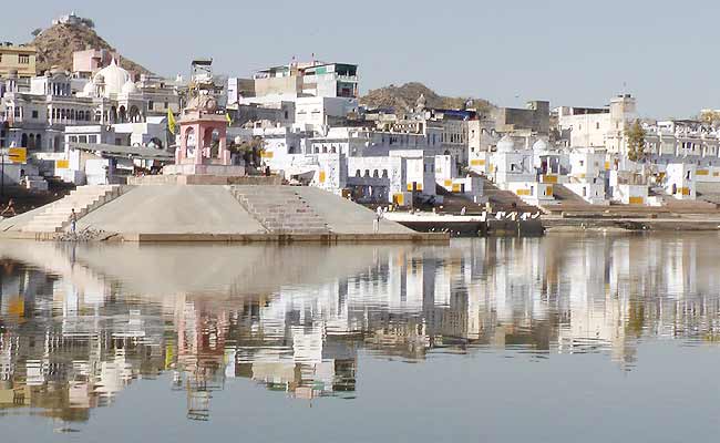 सम्पूर्ण भारत में सृष्टि के रचयिता ब्रह्मा जी का एक मंदिर 'पुष्कर' में ही क्यों है...