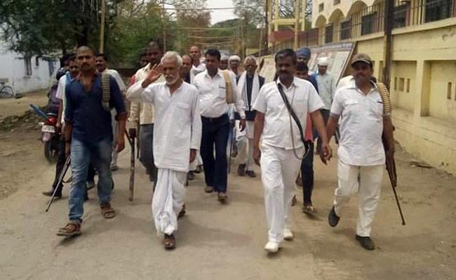 रामवृक्ष यादव की मौत पर उठे सवालिया निशान, उसके वकील ने कहा-बताया जा रहा शव उनके मुवक्किल का नहीं