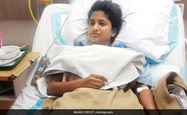 22-Year-Old Thane Girl Thrown Off Running Train, Survives