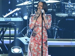 Rihanna Sent Pizza to Fans Who Were Waiting in the Rain For Her Concert Rihanna Sent Pizza to Fans Who Were Waiting in the Rain For Her Concert