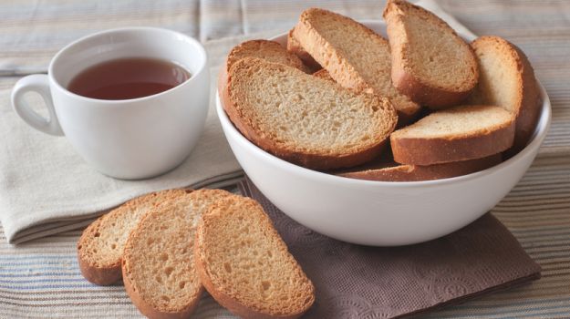 5 Best Rusk Options To Pair With A Hot Cup Of Tea