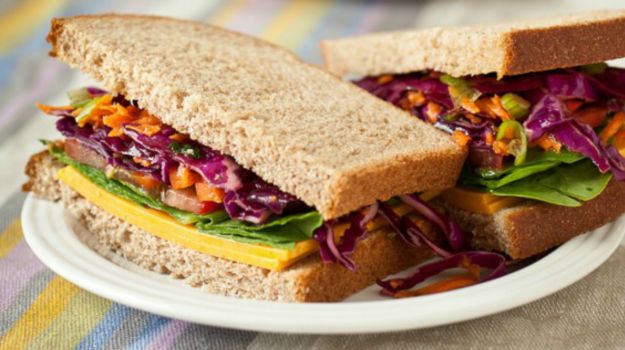 8 Dishes That Taste Best on a Picnic Blanket