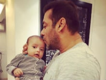 <I>Sultan Ka</i> Style: This Pic of Salman Khan And Baby Ahil is Super Cute
