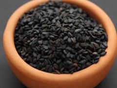 Black Sesame Benefits: ठंड में काले तिल खाने के पांच जबरदस्त फायदे