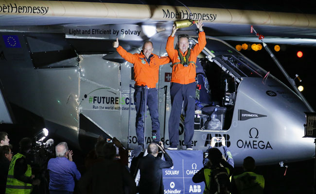 Solar-Powered Pilots' Globe-Circling Flight Arrives In New York