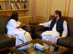 Sri Sri Ravi Shankar Meets Separatist Leader, Discusses Situation In Kashmir