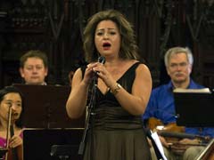 Syrian Opera Singer Performs With US Refugee Orchestra