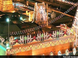 इस मंदिर के खजाने में है जमा है सात टन सोना और 30 टन चांदी इस मंदिर के खजाने में है जमा है सात टन सोना और 30 टन चांदी