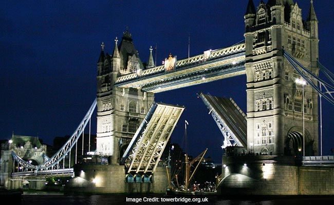 Britain's Iconic Tower Bridge To Close For Repairs