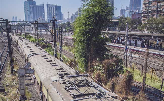 Woman Caught Stealing Toilet Seats, Wash Basins From Train