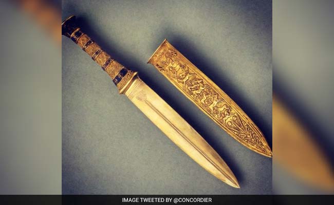 Tutankhamun Dagger Likely Made From Meteoric Iron: Study