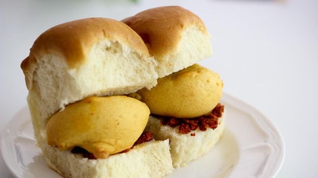 Indian Cooking Tips: How To Make Authentic Mumbai-Style Vada Pav (Recipe Video Inside)