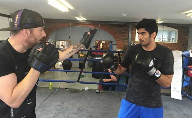 लगातार 6 मुकाबले जीत चुके विजेंदर सिंह ने कहा, भारत में अपने पंच से दूंगा होप को जवाब...