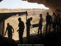 Israeli Archaeologists Rush To Dig At Cave Of Skulls Before Looters Take Everything Israeli Archaeologists Rush To Dig At Cave Of Skulls Before Looters Take Everything