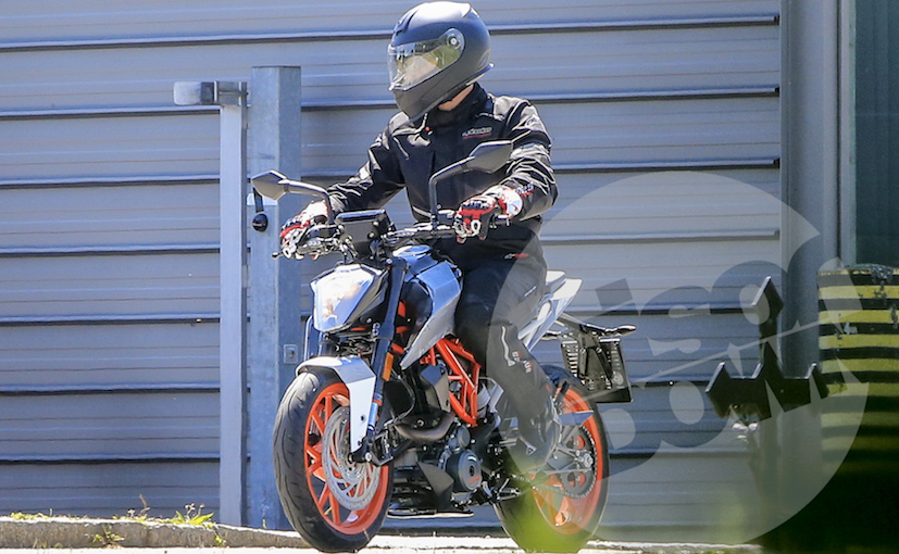 2017 KTM Duke 125 Caught Almost Undisguised; Reveals Upgrades to Duke 200 and 390