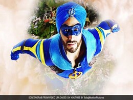 क्या आप पहचान सकते हैं, बादलों के बीच उड़ता यह सुपरहीरो कौन है...? क्या आप पहचान सकते हैं, बादलों के बीच उड़ता यह सुपरहीरो कौन है...?