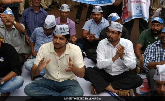 Aam Aadmi Party's Goa Volunteers Hold Sit-In Outside State Secretariat