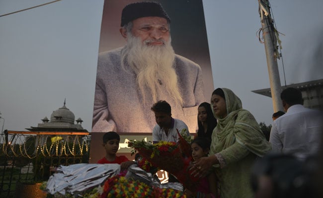 Gloomy Pakistan Bids Farewell To National Hero Abdul Sattar Edhi