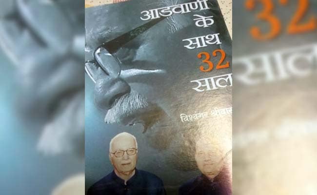 Photographed With Book About Him, LK Advani Now Rejects It