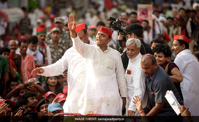 Court Dismisses Plea Challenging Samajwadi Party's Free Smartphone Scheme