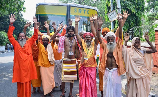 अमरनाथ तीर्थयात्रियों का पहला जत्था रवाना, सुरक्षा के कड़े इंतजाम