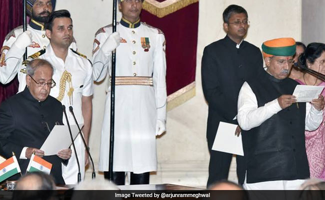 Arjun Ram Meghwal, Ramdas Athawale Wear Headgears For Swearing In Ceremony