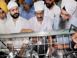 Arvind Kejriwal Cleans Dishes At Golden Temple To Say Sorry Arvind Kejriwal Cleans Dishes At Golden Temple To Say Sorry