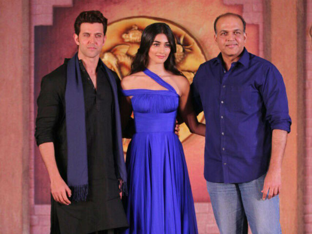 What Ashutosh Gowariker Has to Say About <i>Mohenjo Daro</i> Vs <i>Rustom</i>