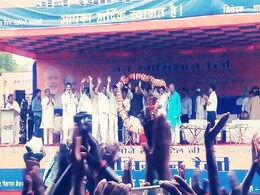 उत्तर प्रदेश चुनाव 2017 : 'अपना दल' के जरिए पिछड़ों को साधने में जुटी भाजपा उत्तर प्रदेश चुनाव 2017 : 'अपना दल' के जरिए पिछड़ों को साधने में जुटी भाजपा