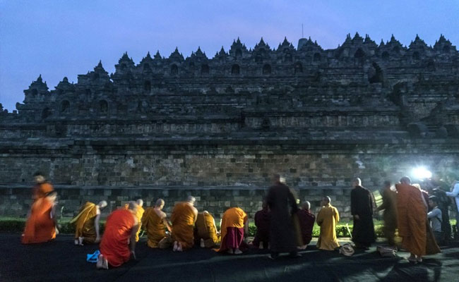 Gambler Buddhist Monk In US Gets Jail For Stealing From Temple