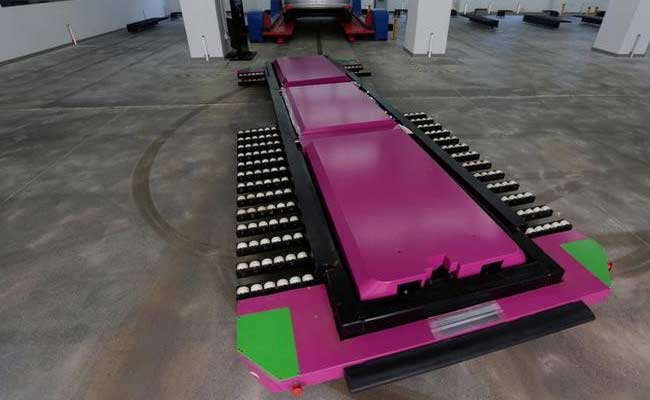 Chinese Robot To Park Your Car For You In 2 Minutes