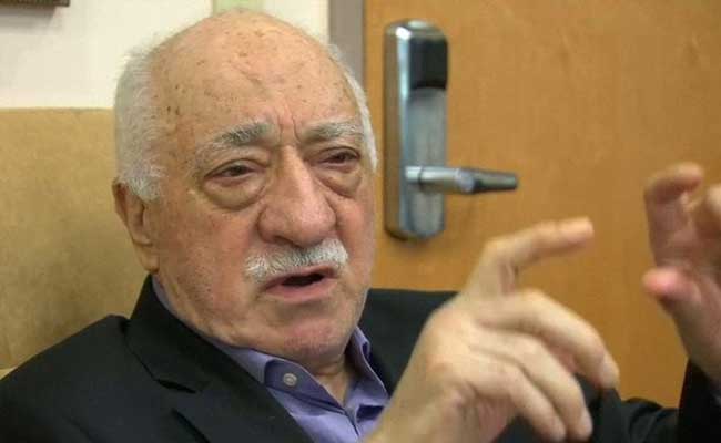 Turkey Widens Post-Coup Purge, Demands Washington Hand Over Cleric