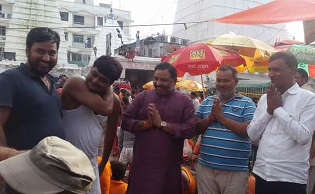 Dayashankar Singh, Untraced By Cops, Photographed At Temple