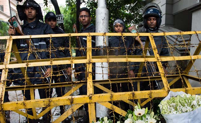 Bangla Police Gives Blood Samples Of Cafe Attackers To FBI