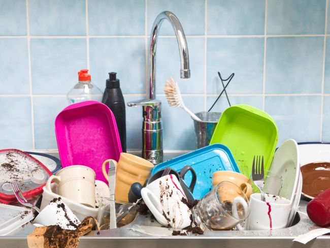 यह क्य़ा! आपके बाथरूम से कहीं ज़्यादा गंदे हैं आपकी किचन के सिंक...